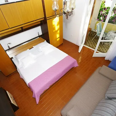 Ivka Guest house 3*